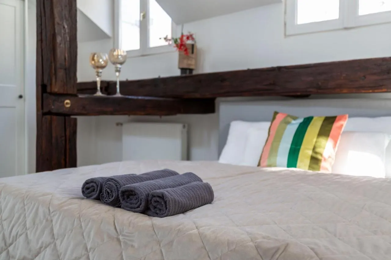 Apartment Rustic Central Studios By Lh Budapest Hungary