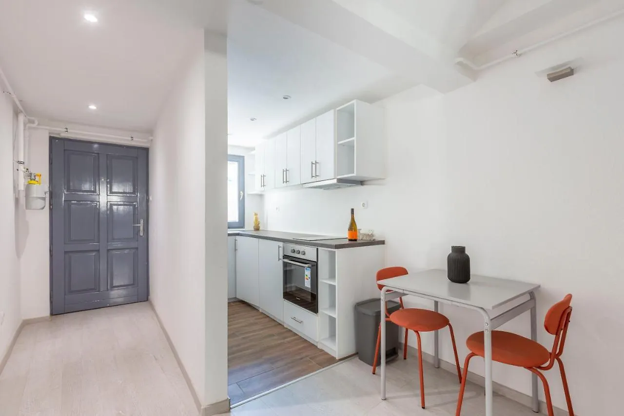 Rustic Central Studios By Lh Budapest 0*,