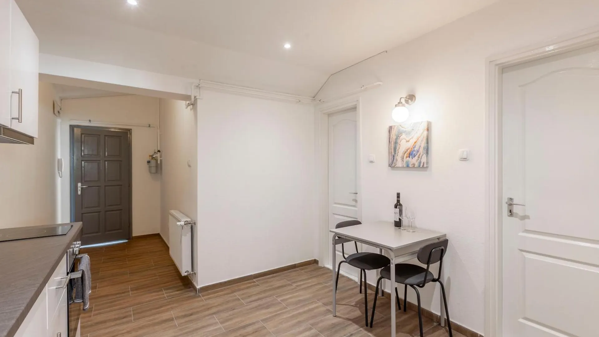 Rustic Central Studios By Lh Budapest Apartment