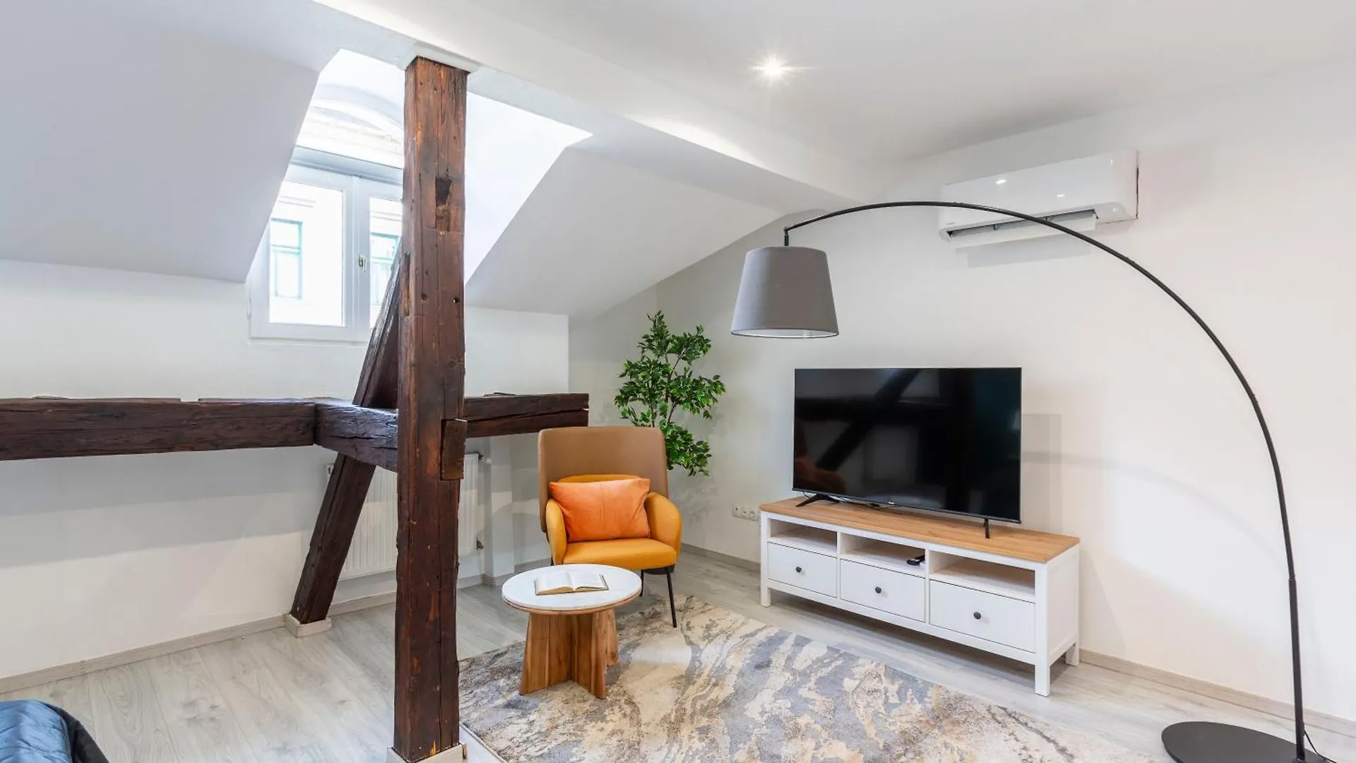 Apartment Rustic Central Studios By Lh Budapest