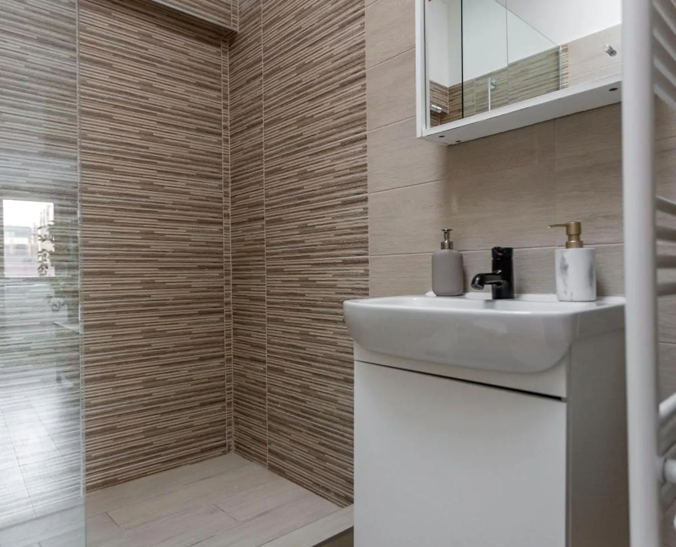 Apartment Rustic Central Studios By Lh Budapest