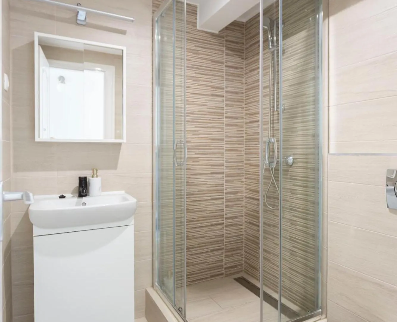Apartment Rustic Central Studios By Lh Budapest