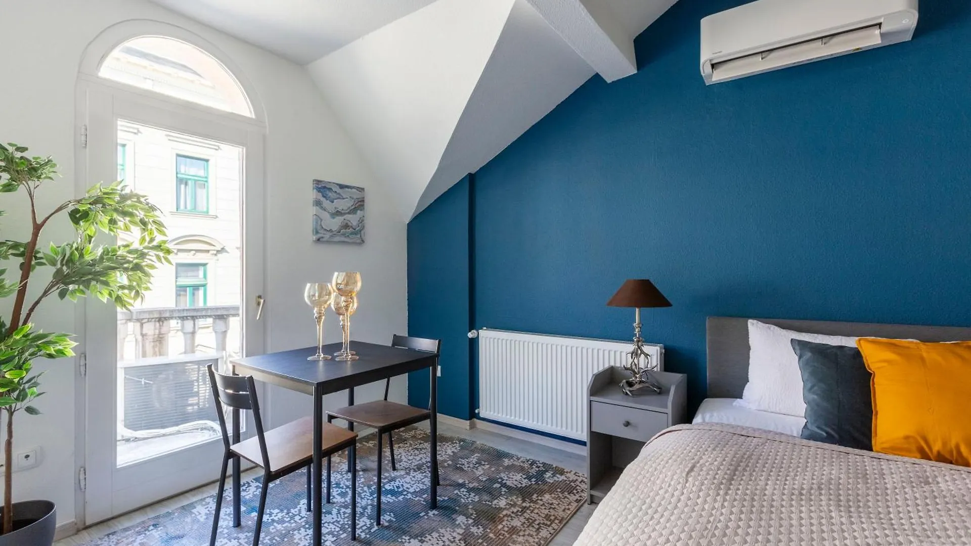 Apartment Rustic Central Studios By Lh Budapest